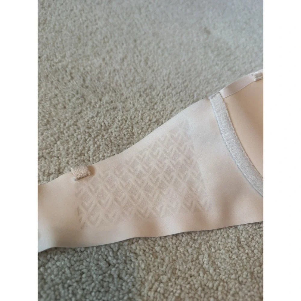 Victoria's Secret Illusion Lightly Lined Smooth Strapless Bra Nude Size‎ 36D - Picture 3 of 5